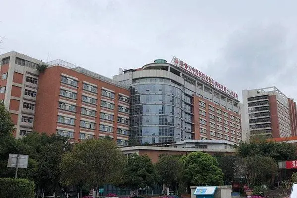 成都牙齒矯正口碑醫(yī)院排行榜前十|全是當(dāng)?shù)馗呷藲饪谇会t(yī)院